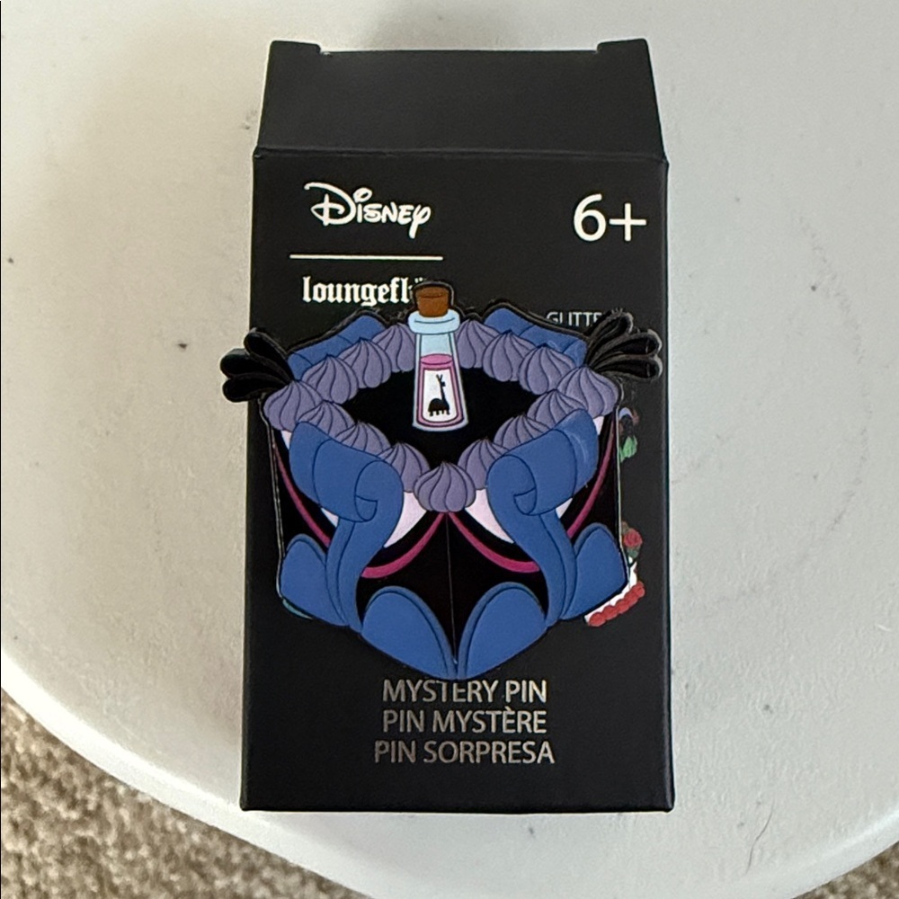 Loungefly Disney Villain Vintage Cake Blind Box Enamel Pin- Yzma - Picture 2 of 3
